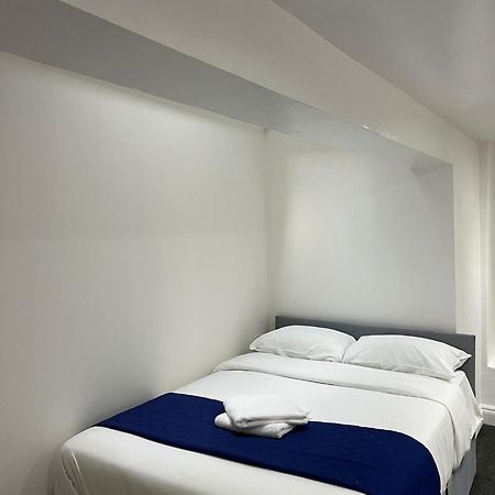 Starlet Manor Park Apartment ลอนดอน ภายนอก รูปภาพ