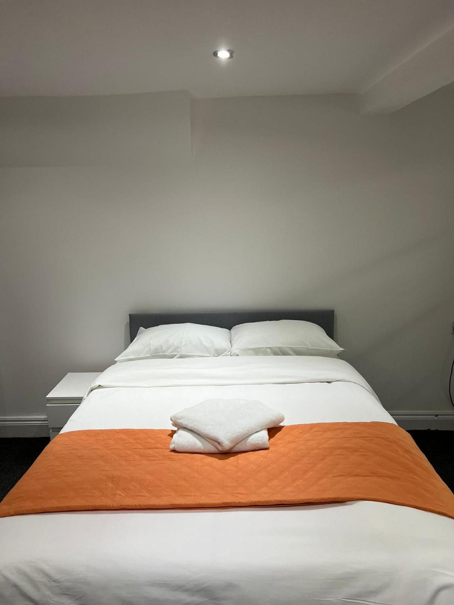 Starlet Manor Park Apartment ลอนดอน ภายนอก รูปภาพ