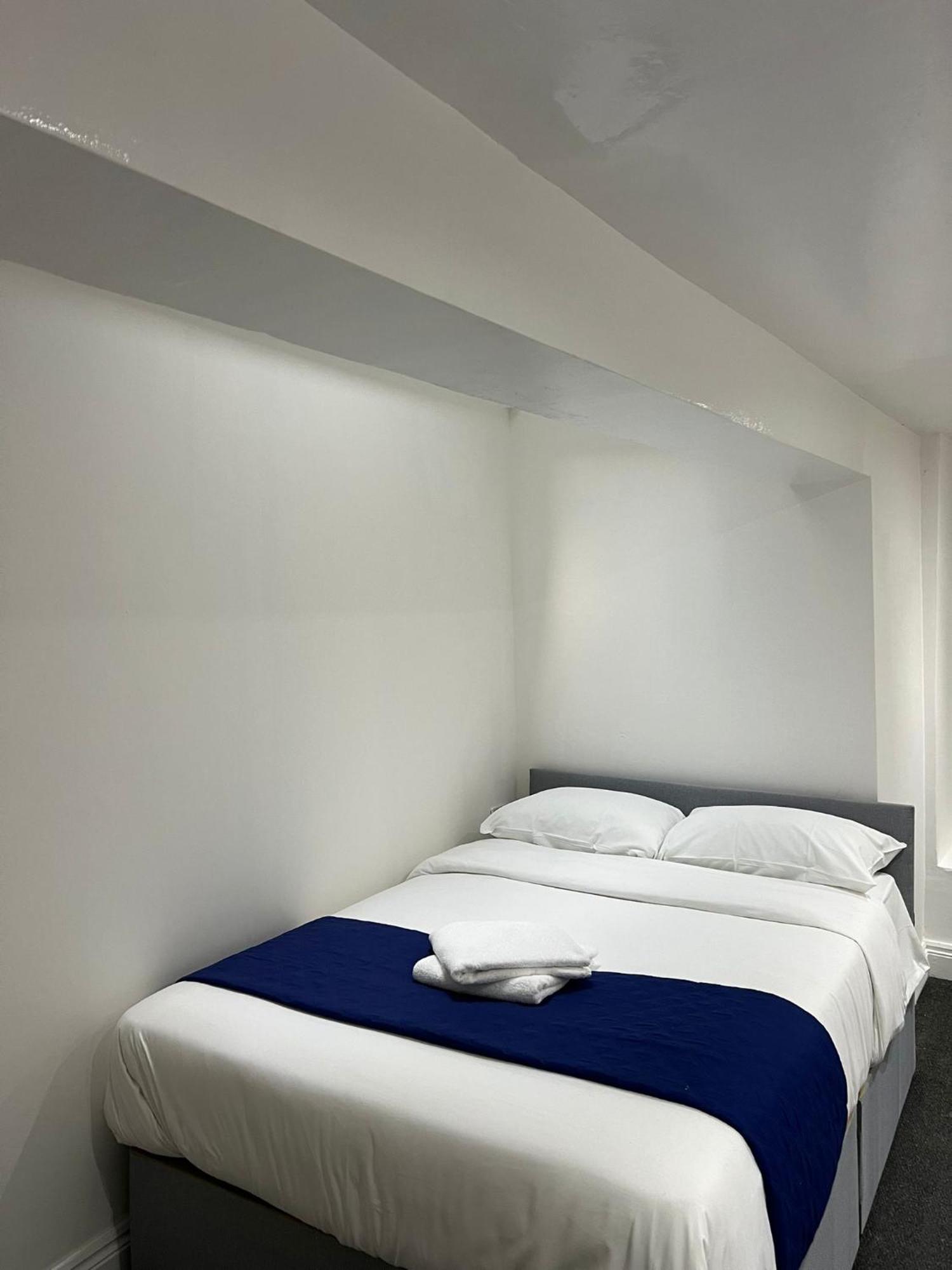 Starlet Manor Park Apartment ลอนดอน ภายนอก รูปภาพ