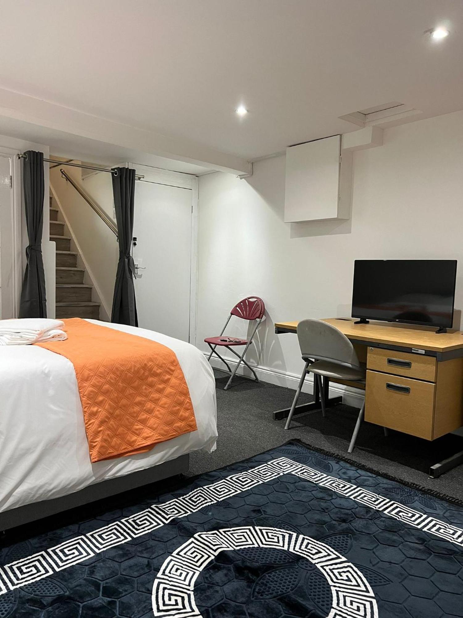 Starlet Manor Park Apartment ลอนดอน ภายนอก รูปภาพ