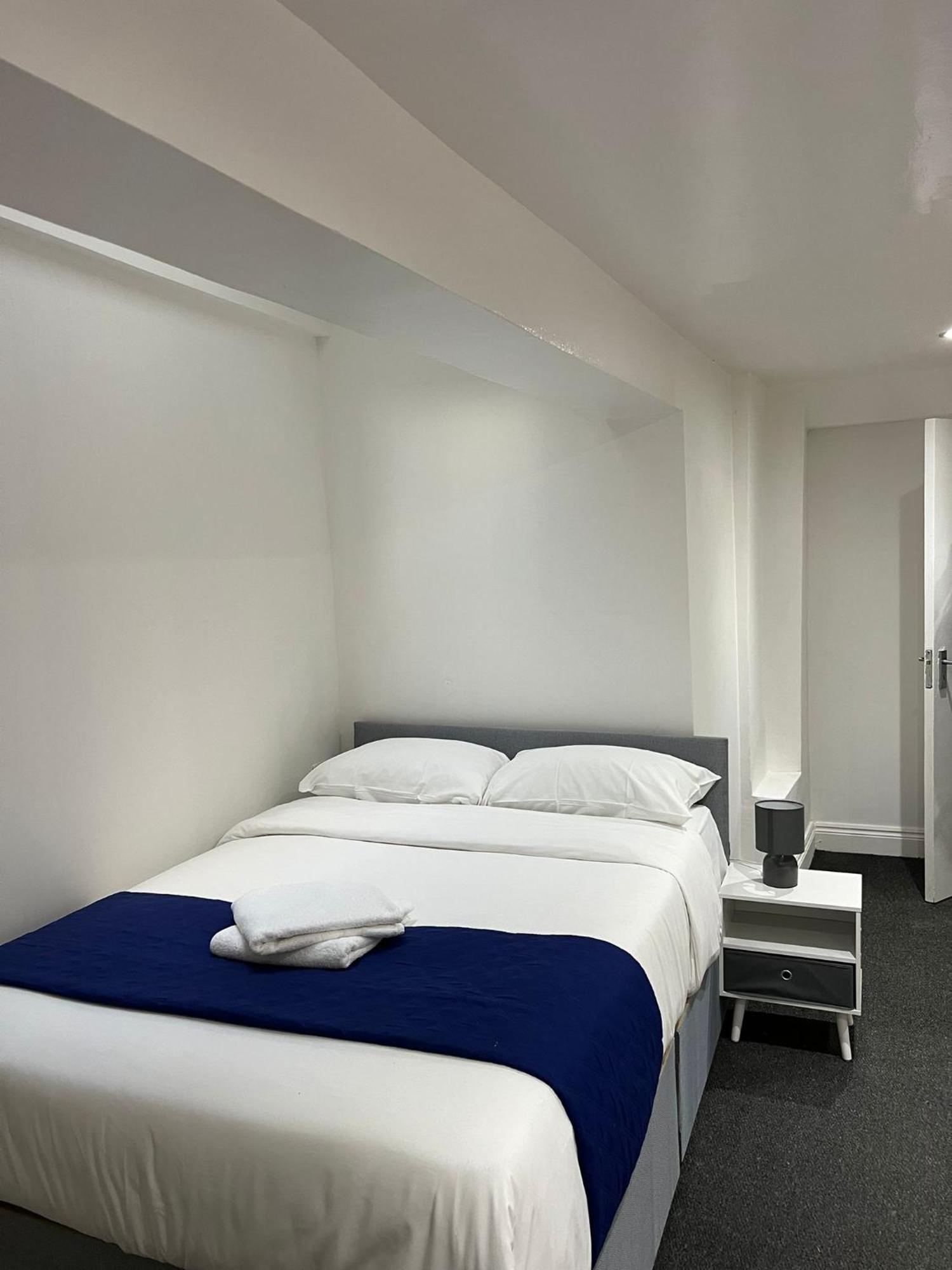 Starlet Manor Park Apartment ลอนดอน ภายนอก รูปภาพ